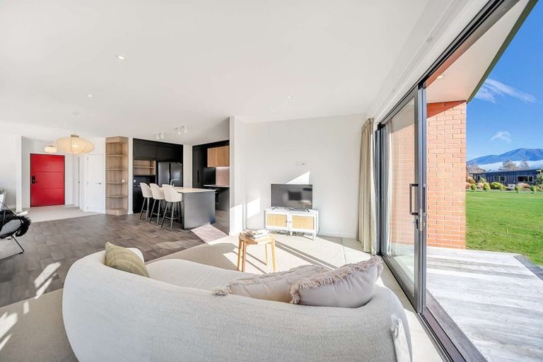 Photo of property in 35 Paton Place, Te Anau, 9600