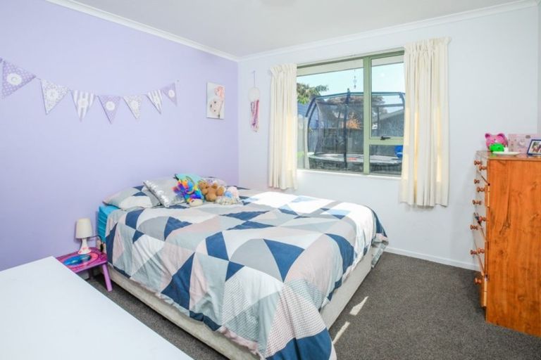 Photo of property in 13 Myrlene Place, Nawton, Hamilton, 3200