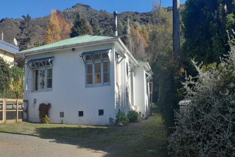 Photo of property in 19 Main Road, Havelock, 7100