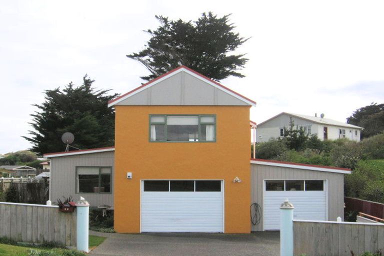 Photo of property in 23 Dewe Terrace, Foxton Beach, Foxton, 4815