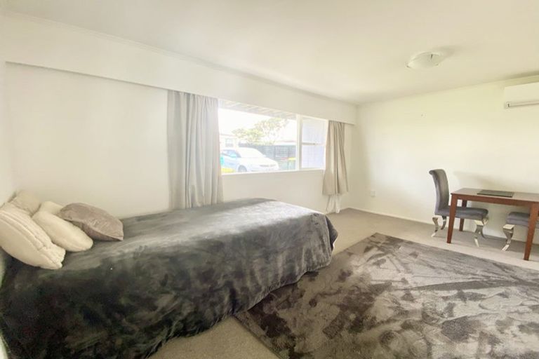 Photo of property in 27 Seaforth Avenue, Mangere Bridge, Auckland, 2022