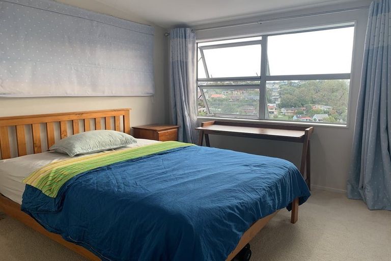 Photo of property in 17 Limmer Place, Browns Bay, Auckland, 0632