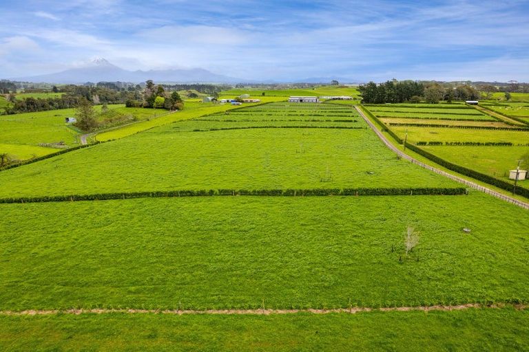 Photo of property in 312 Corbett Road, Paraite, New Plymouth, 4373