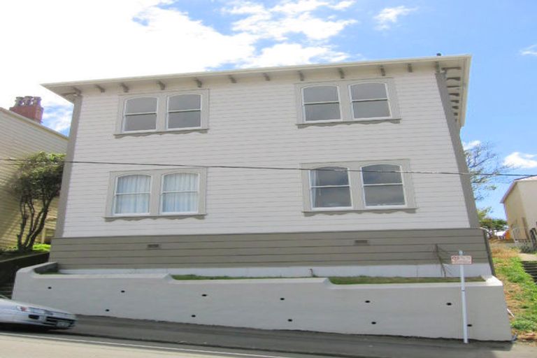 Photo of property in 18 Macdonald Crescent, Te Aro, Wellington, 6011