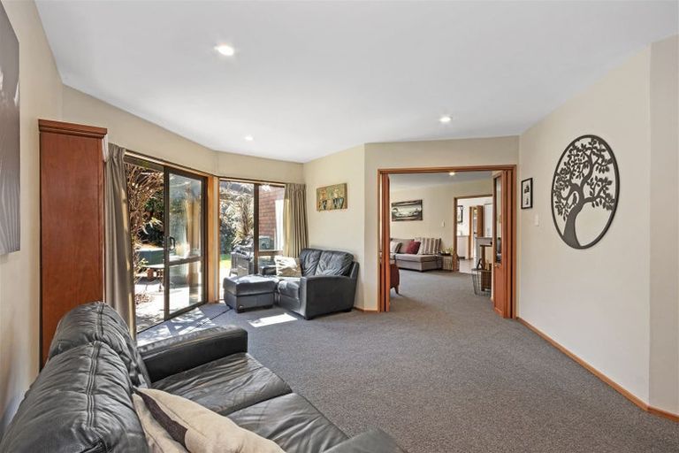 Photo of property in 12 Greystoke Lane, Avonhead, Christchurch, 8042