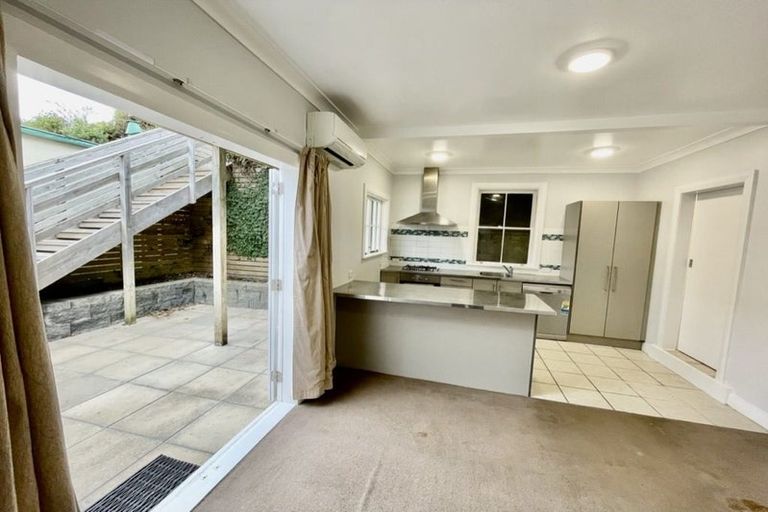 Photo of property in 73 Majoribanks Street, Mount Victoria, Wellington, 6011