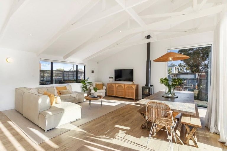 Photo of property in 1/7 Pine Road, Orewa, 0931