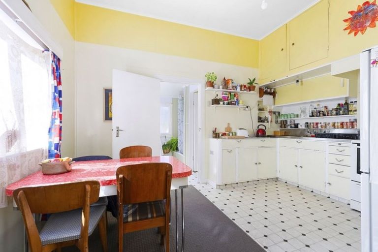 Photo of property in 11 Owen Street, Newtown, Wellington, 6021