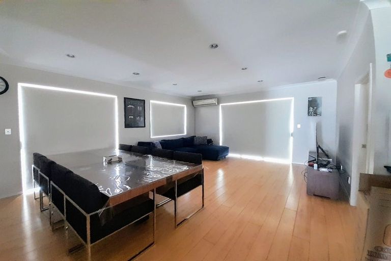 Photo of property in 10 Muirlea Drive, Flat Bush, Auckland, 2016