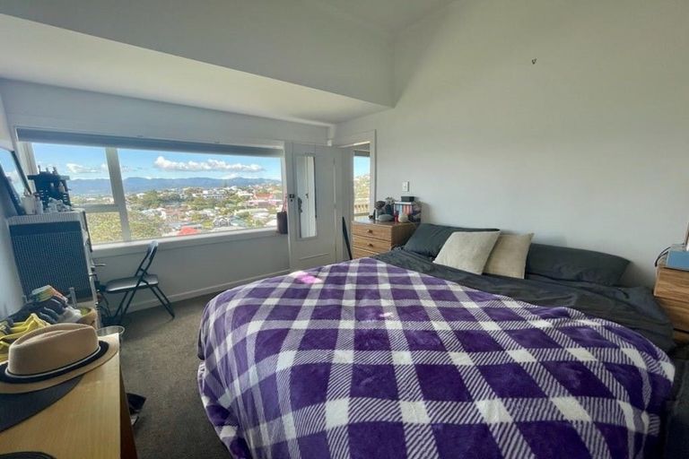 Photo of property in 25 Sugarloaf Road, Brooklyn, Wellington, 6021