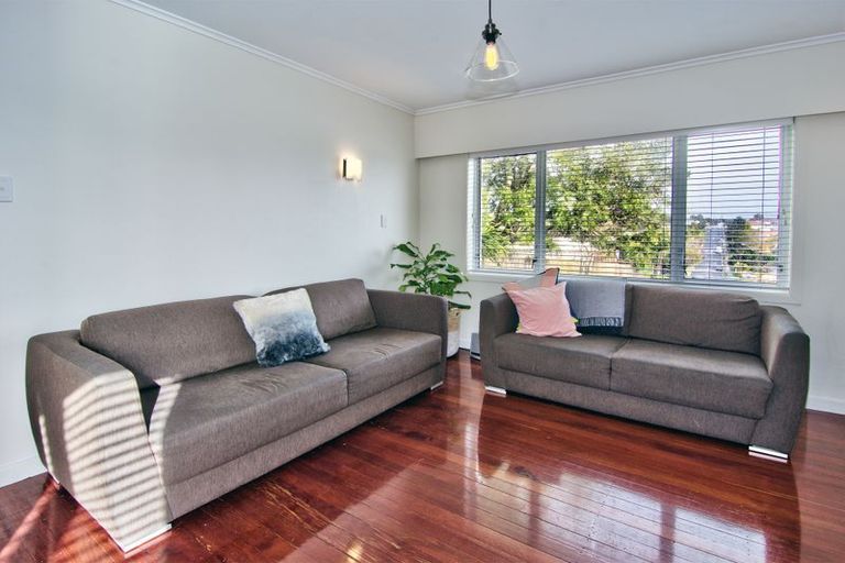 Photo of property in 13 Blease Street, New Lynn, Auckland, 0600