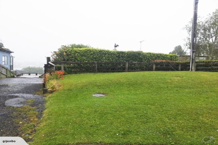 Photo of property in 35 Moffat Road, Red Beach, 0932