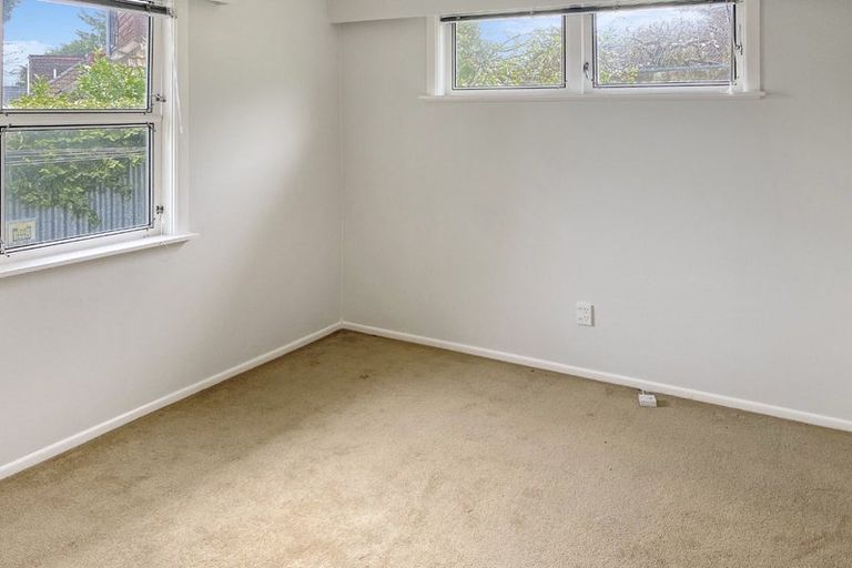 Photo of property in 2b Sutherland Avenue, Silverstream, Upper Hutt, 5019