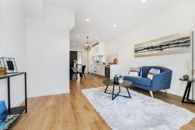 Photo of property in 17 Woodford Avenue, Woodend, 7610