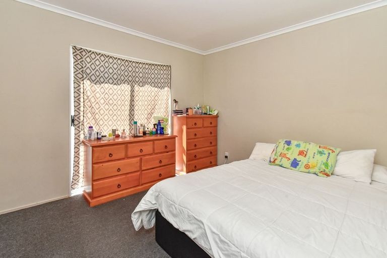 Photo of property in 1/43 Solveig Place, Randwick Park, Auckland, 2105