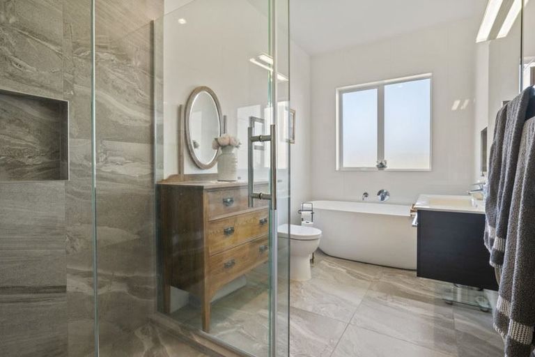 Photo of property in 11 Nobilo Road, Kumeu, 0810