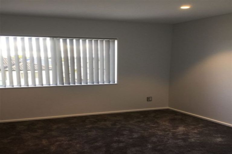 Photo of property in 101 Bordeaux Parade, Te Atatu South, Auckland, 0610