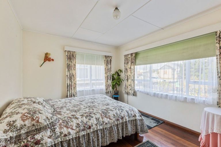Photo of property in 31 Wrantage Street, Westown, New Plymouth, 4310