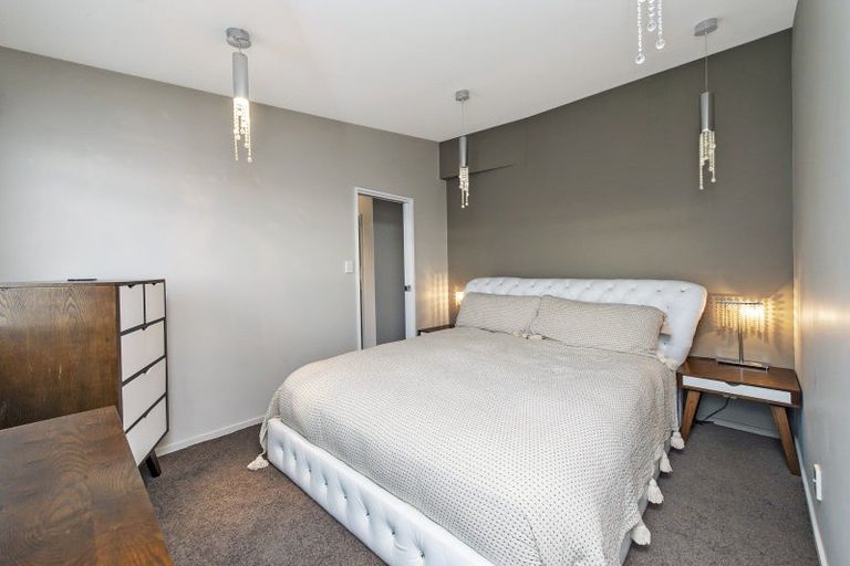 Photo of property in 2 Redcliffs View Lane, Redcliffs, Christchurch, 8081