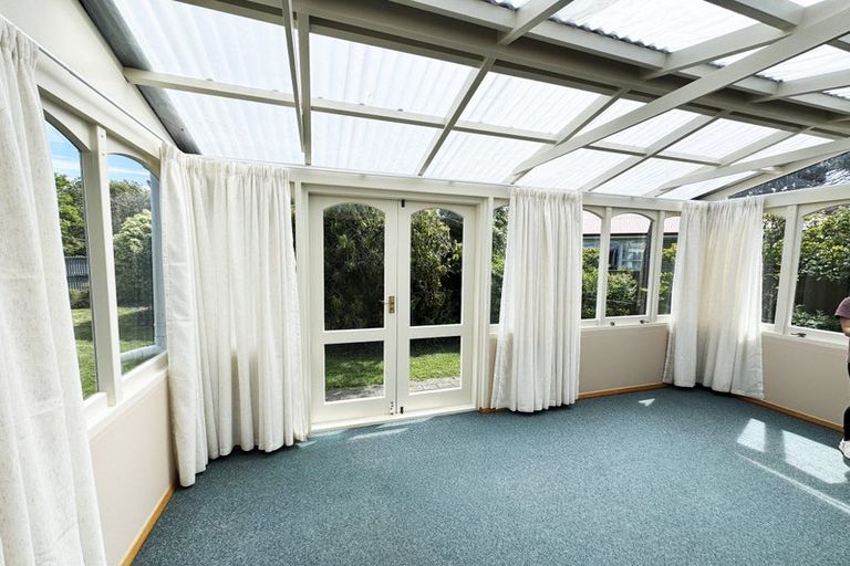 Photo of property in 16 Geelong Place, Burnside, Christchurch, 8053