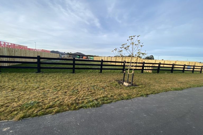 Photo of property in 19 Mccahon Lane, Rolleston, 7615