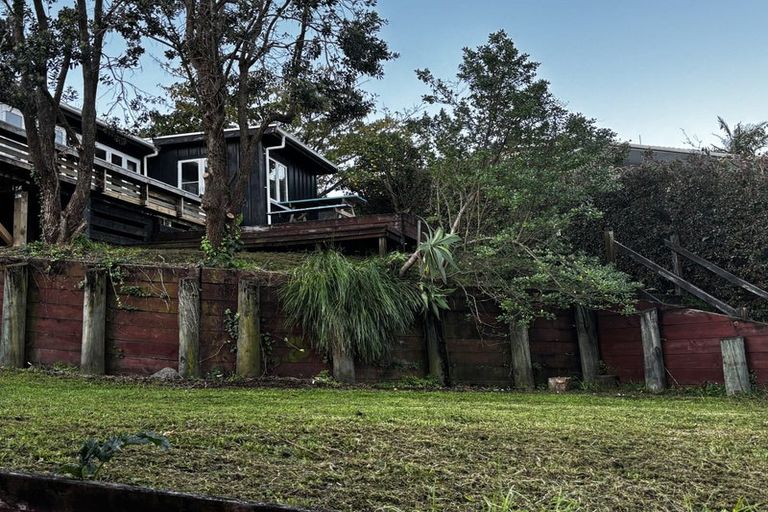 Photo of property in 18 Omokoroa Road, Omokoroa, 3114