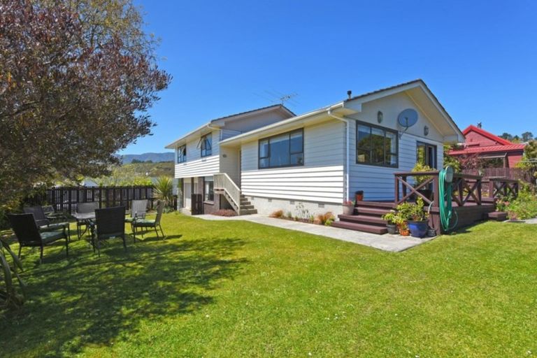 Photo of property in 32 Seymour Grove, Kingsley Heights, Upper Hutt, 5018