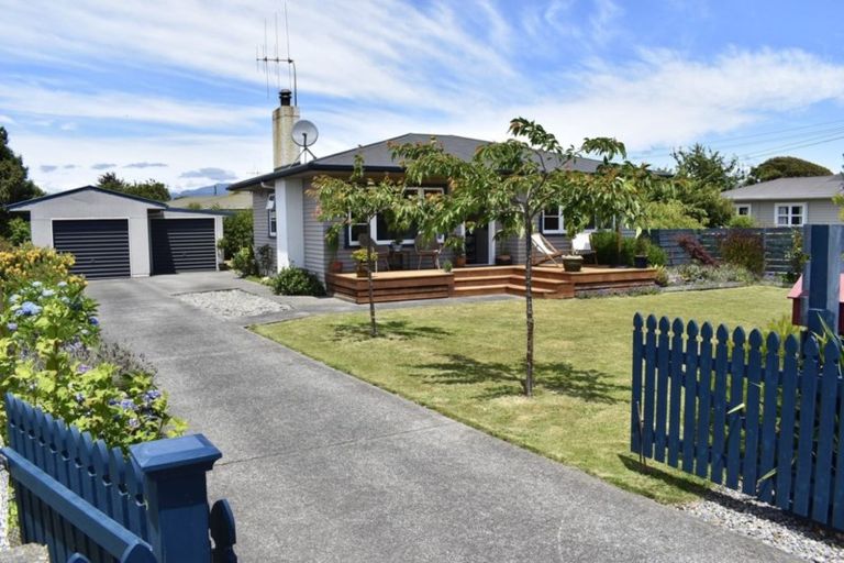 Photo of property in 16 Lemon Street, Otaki, 5512