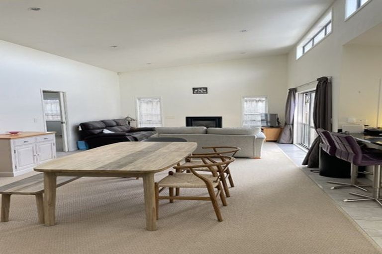 Photo of property in 57 Wellington Street, Howick, Auckland, 2014