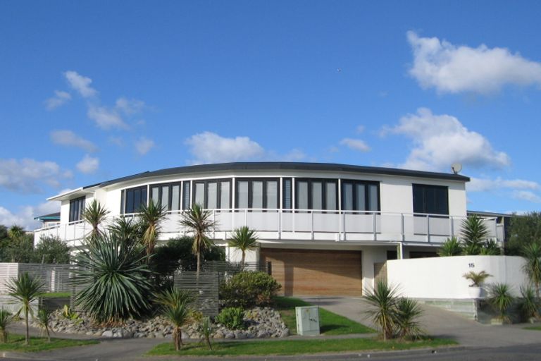 Photo of property in 15 Campion Road, Waikanae Beach, Waikanae, 5036
