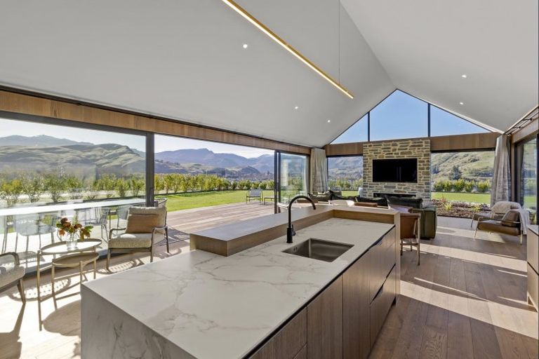 Photo of property in Kawarau Heights, 76 Kawarau Heights Boulevard, Lake Hayes, Queenstown, 9304