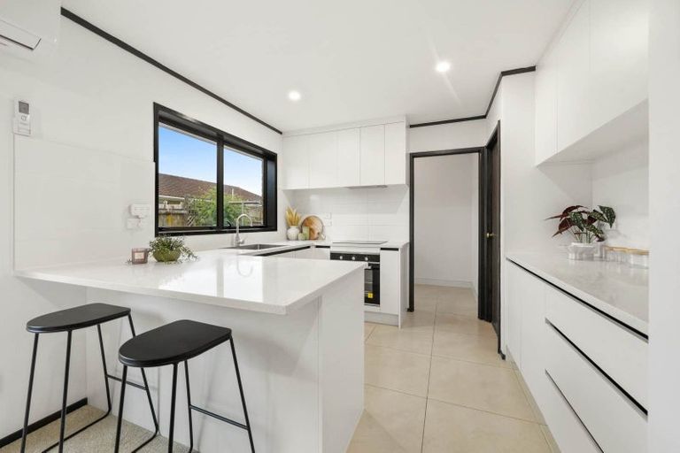 Photo of property in 64b Sunderlands Road, Half Moon Bay, Auckland, 2012