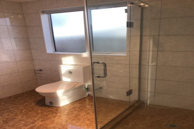 Photo of property in 5 Carrickdawson Drive, Flat Bush, Auckland, 2019