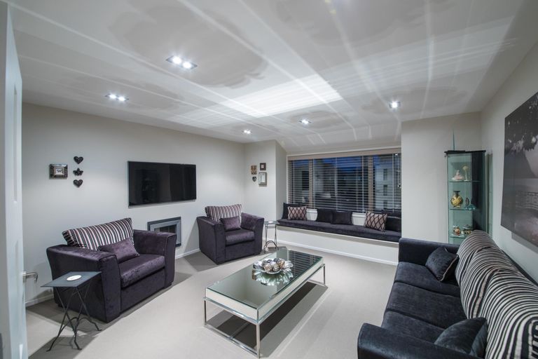 Photo of property in 2 Grand Oaks Drive, Awapuni, Palmerston North, 4412