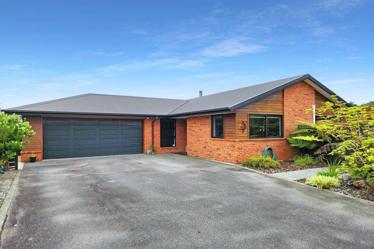 Photo of property in 11 Fernbrook Close, Greymouth, 7805