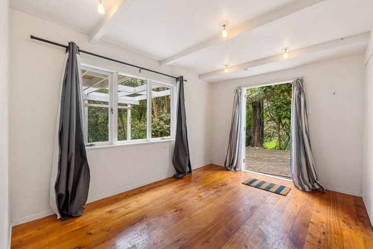 Photo of property in 209 Motutara Road, Muriwai, Waimauku, 0881