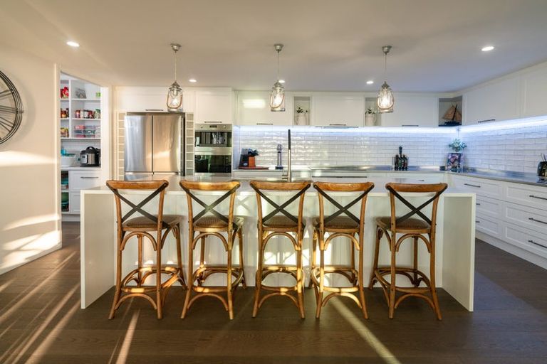 Photo of property in 87 Rutherford Drive, Waikanae Beach, Waikanae, 5036