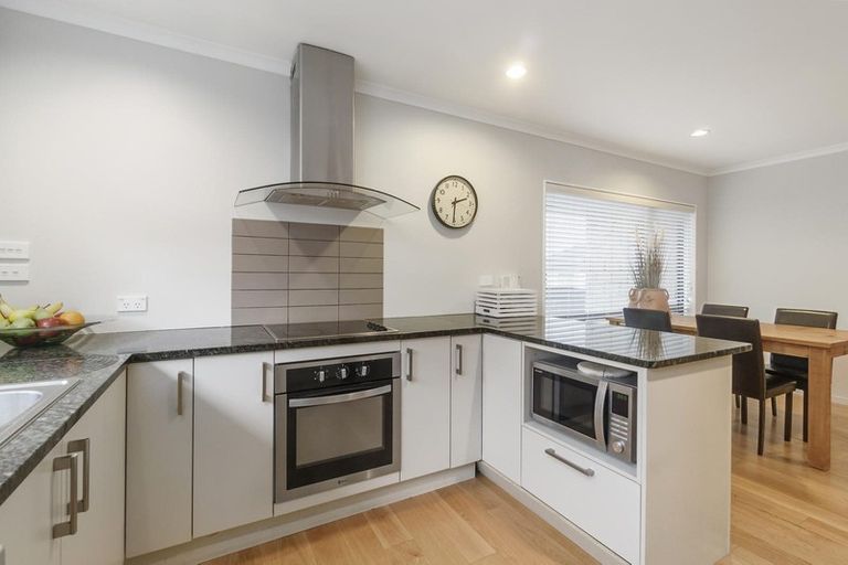 Photo of property in 4a Taipari Road, Te Atatu Peninsula, Auckland, 0610