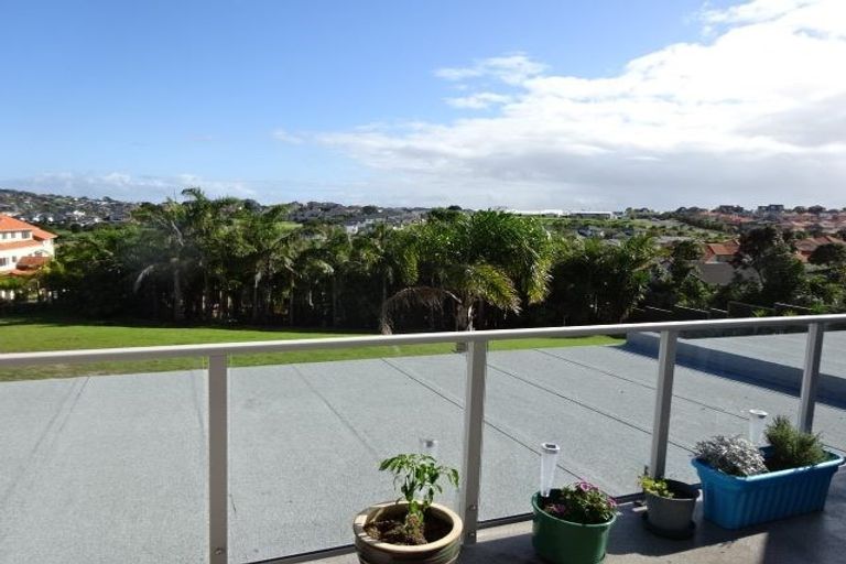 Photo of property in 340 Gulf Harbour Drive, Gulf Harbour, Whangaparaoa, 0930