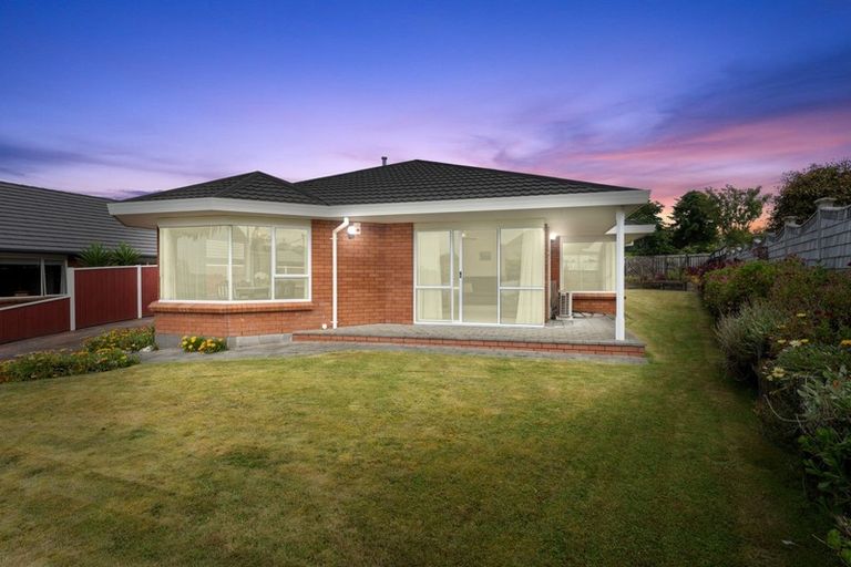 Photo of property in 4 Frank Frethey Place, Highlands Park, New Plymouth, 4312