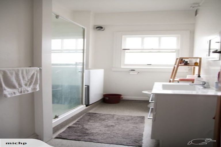 Photo of property in Zena Court, 6/11 Dufferin Street, Mount Victoria, Wellington, 6021