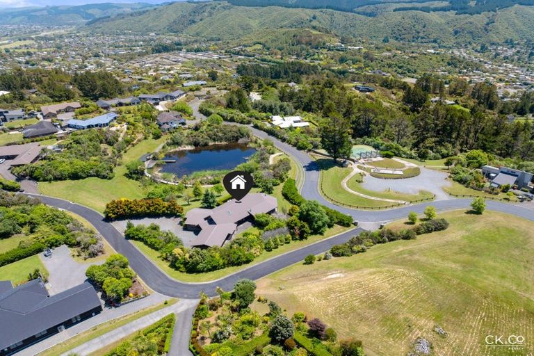 Photo of property in 14 Mount Marua Way, Timberlea, Upper Hutt, 5018