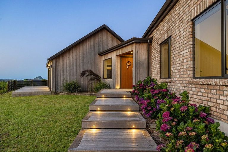 Photo of property in 42 Te Auhi Way, Welcome Bay, Tauranga, 3112