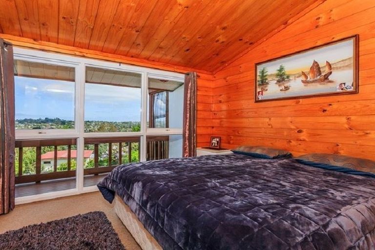 Photo of property in 60 Carlisle Road, Browns Bay, Auckland, 0630