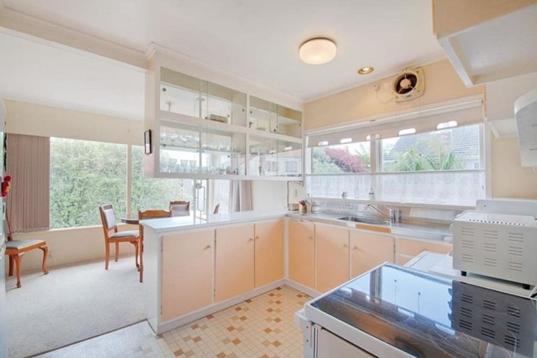 Photo of property in 3/2 Pierce Road, Milford, Auckland, 0620