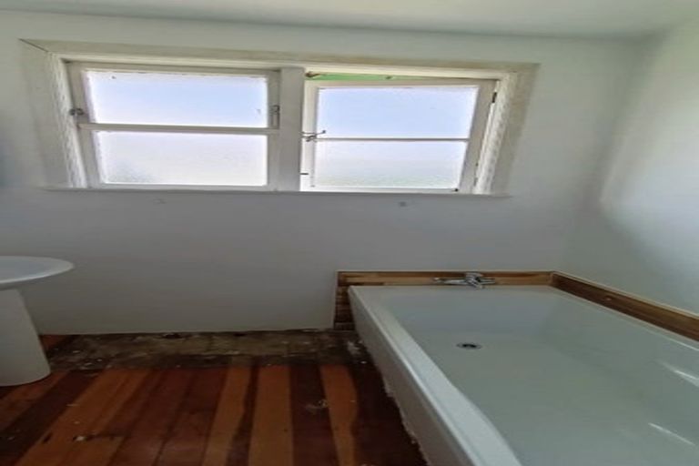 Photo of property in 16 Logie Street, Stokes Valley, Lower Hutt, 5019