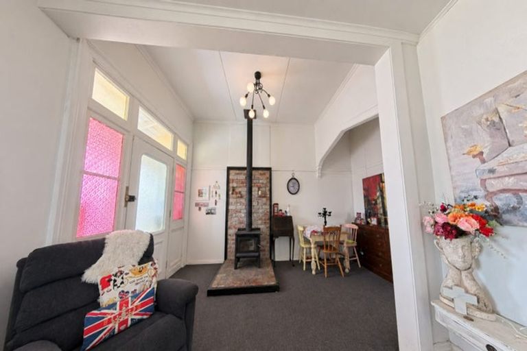 Photo of property in 100 Broadway, Carterton, 5713