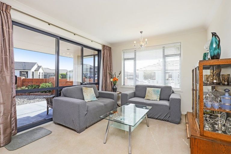 Photo of property in 5 Mana Place, Poraiti, Napier, 4112