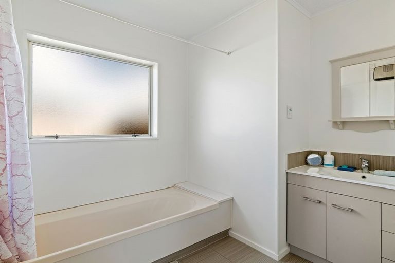 Photo of property in 15 Wishart Crescent, Cromwell, 9310