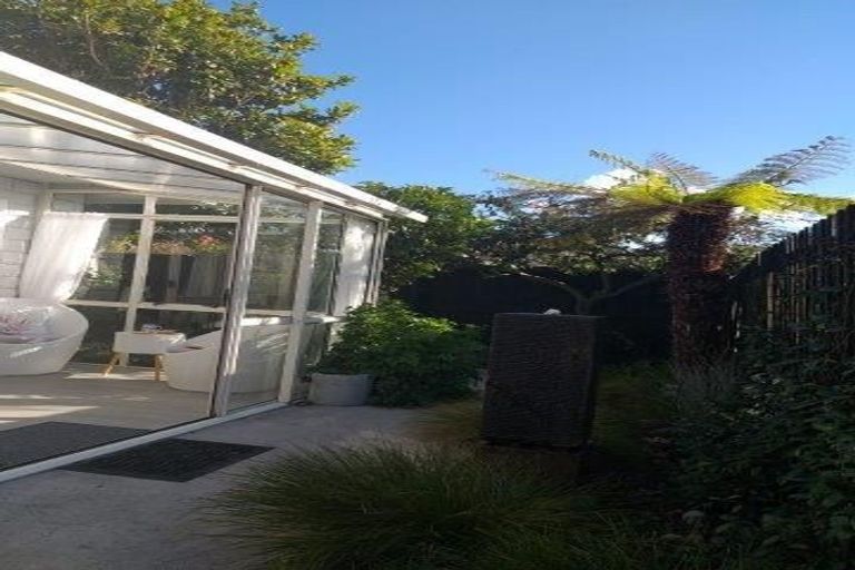 Photo of property in 2/57a Beachville Road, Redcliffs, Christchurch, 8081